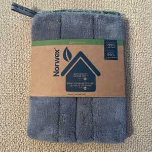 NWT Norwex Bathroom Scrub Mitt